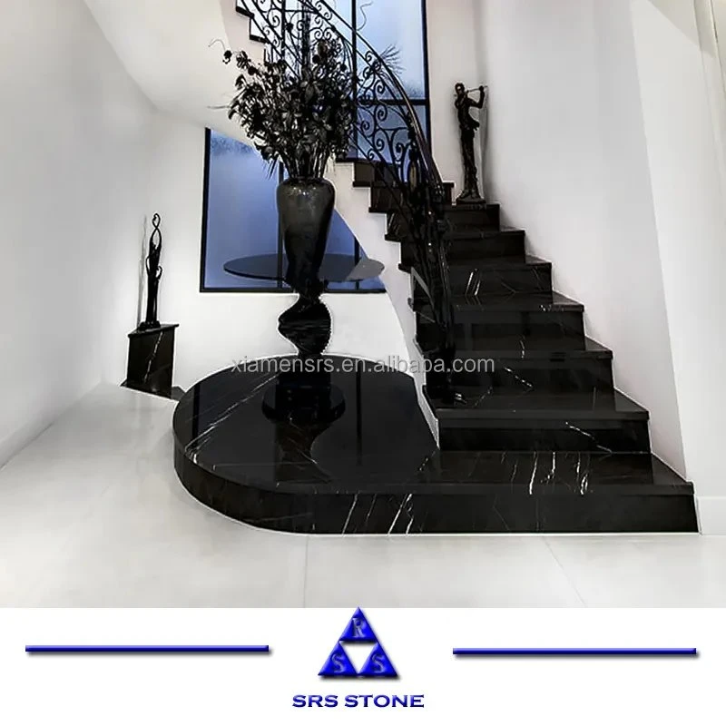 Escala de marbre negre per a la decoració de la casa
